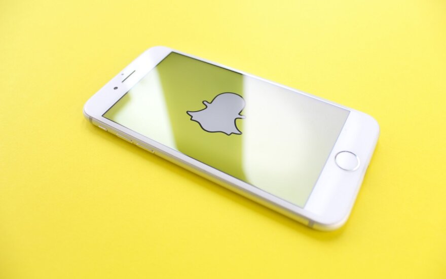„Snapchat“ pranykstančios nuotraukos, lipdukai ir pavojai. Kaip išlikti saugiam