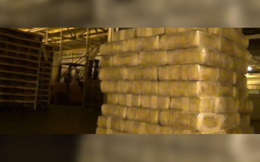 Pareigūnai smogė narkotikų prekeiviams: sulaikyta daugiau kaip 23 mln. litų vertės hašišo siuntą vežusi grupuotė