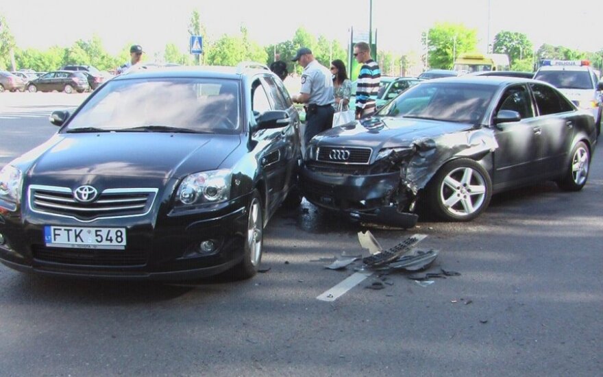 Keturių automobilių avariją sukėlęs jaunuolis: taip pavairuoti reikia sugebėti