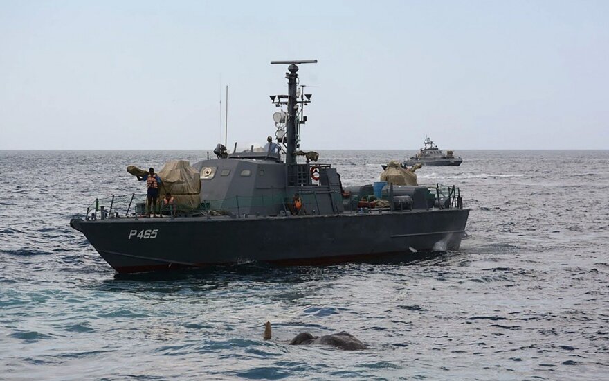 Šri Lankos karinis laivynas išgelbėjo į jūrą nuneštą dramblį