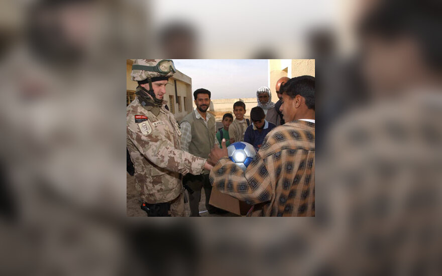 Irake Lietuvos karininkas surengė kalėdinę labdaros akciją vietos vaikams