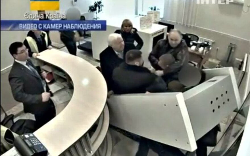 Paviešintas vaizdo įrašas, kaip iš Ukrainos pabėgo buvęs generalinis prokuroras ir ministras