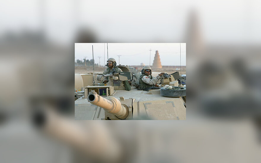 JAV kariai patruliuoja Irake
