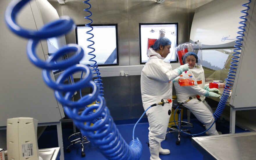 Pirmą kartą prabilo vienintelė Uhano laboratorijoje prieš pat COVID-19 protrūkį dirbusi užsienio virusologė