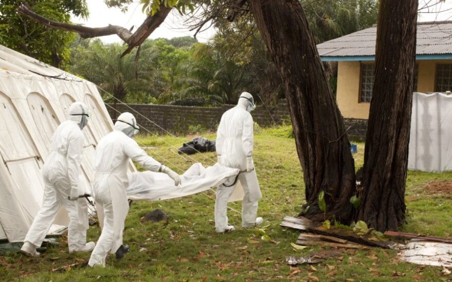 Iš Liberijos į JAV išskrido lėktuvas su Ebola virusu užkrėstu amerikiečiu