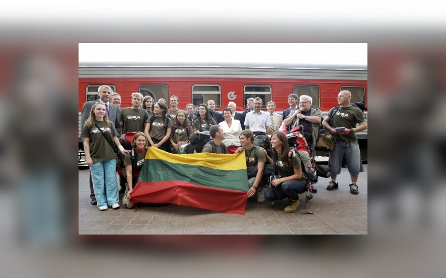 „Misija Sibiras” Kazachstano lageriuose lanko šiukšlėmis užverstus lietuvių kapus (atnaujinta)