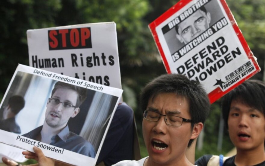 Dvi valstybės pasiūlė prieglobstį E. Snowdenui