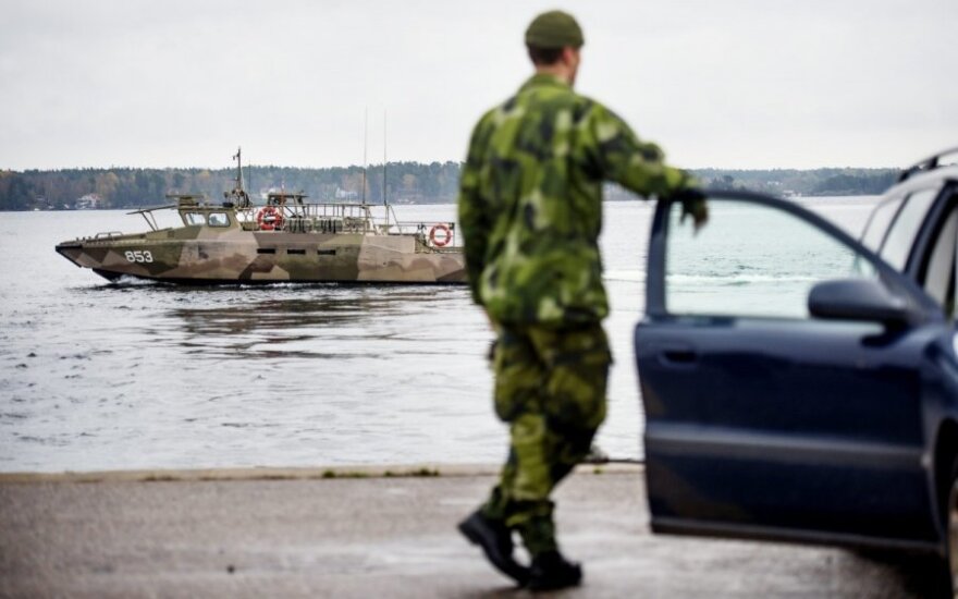 Švedija tęsia užsienio povandeninio laivo paieškos operaciją