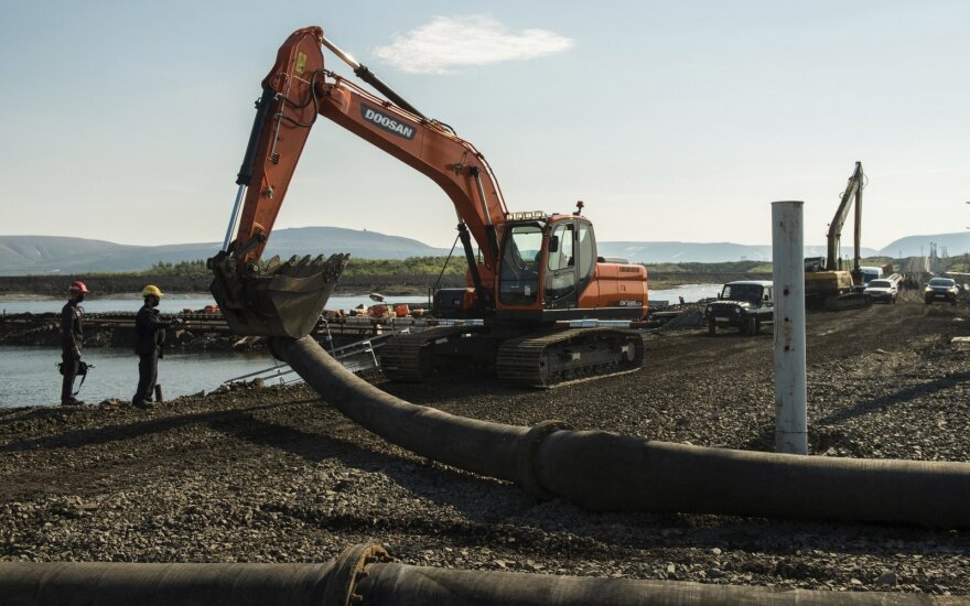 Sibire – nauja ekologinė katastrofa, iš vamzdyno į ežerą išsiliejo 45 tonos aviacinių degalų