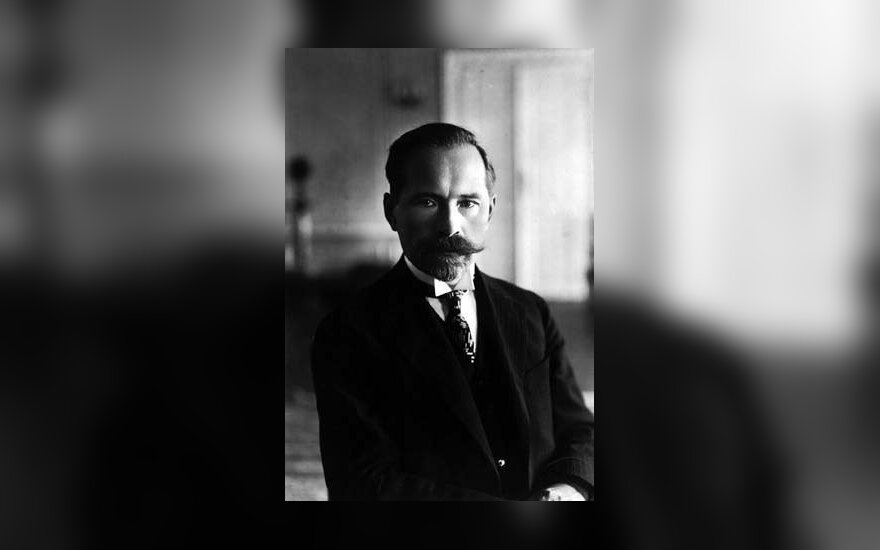 Slaptoji policija prieškario valstybininkų biografijose (3)