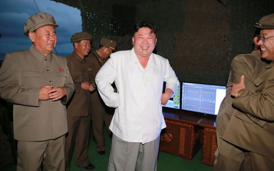 Šiaurės Korėjoje – dar vienas absurdiškas draudimas