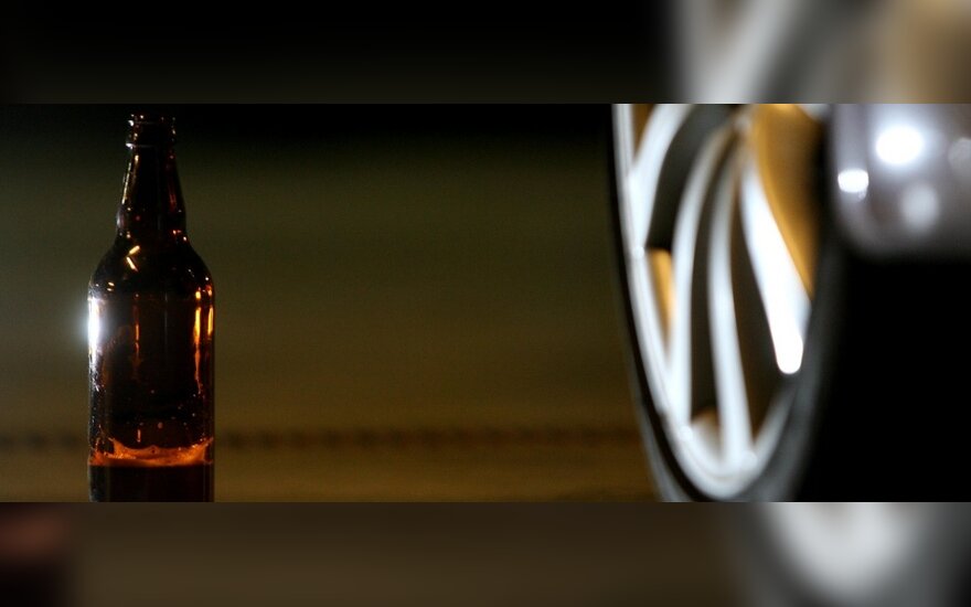 Medikai gaivino alkoholiu apsinuodijusį vaiką: prigirdė paaugliai