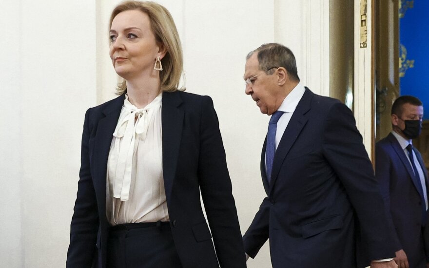 Liz Truss, Sergejus Lavrovas