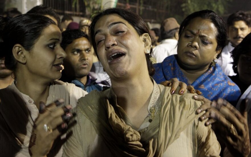 Indijoje liepsnose žuvo 15 eunuchų