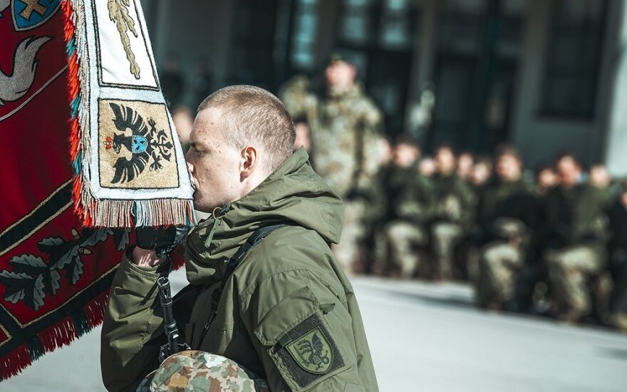 Rukloje Lietuvai prisiekė 400 nuolatinės privalomosios pradinės karo tarnybos karių
