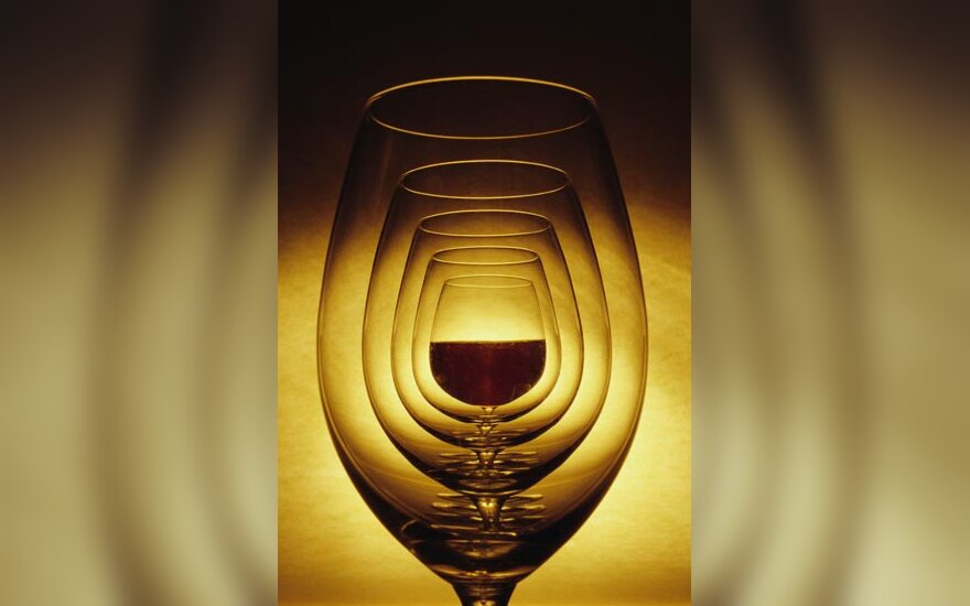 Vyno taurės, vynas, alkoholis