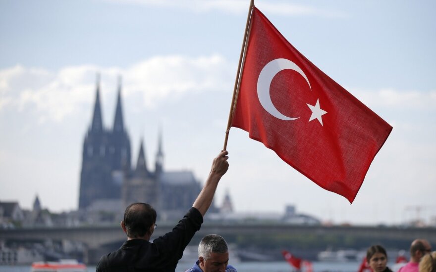 Ankaroje dėl teroro išpuolių grėsmės uždrausti visi vieši susirinkimai