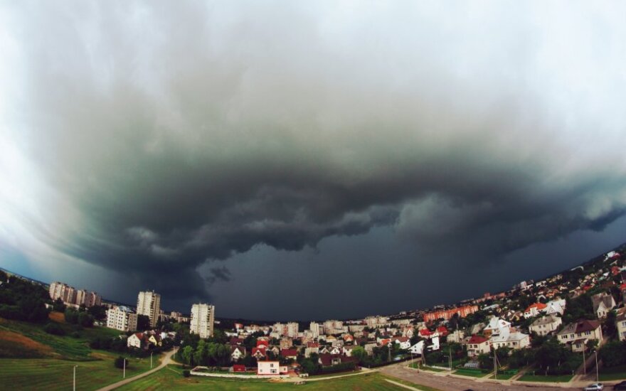 Įspūdingi debesys Marijampolėje, DELFI skaitytojo Andriaus Burbos nuotr.