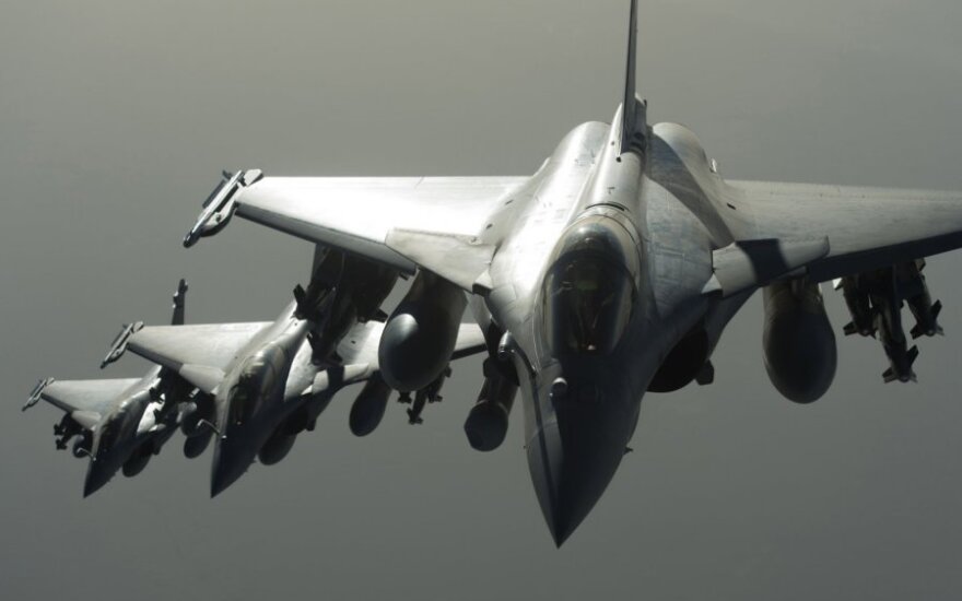 Per pirmąjį Prancūzijos oro smūgį Sirijoje žuvo 30 IS džihadistų