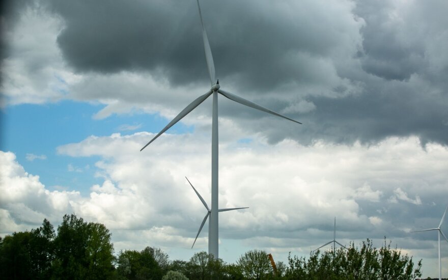 Seimas leido spartinti atsinaujinančios energetikos plėtrą