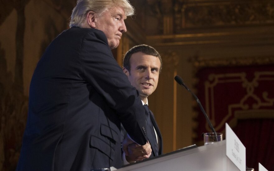 D. Trumpas susitiko su E. Macronu