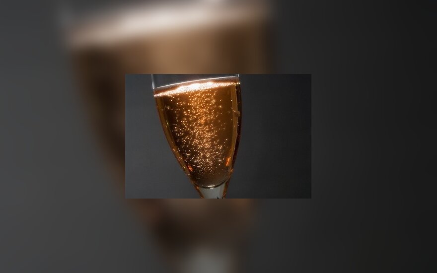 Vilniaus santuokų rūmuose uždraustas šampanas