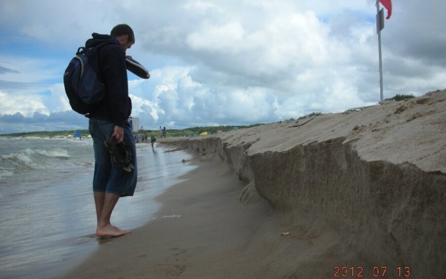 Po neblogos audros liepos viduryje Palangos paplūdimys atrodė taip 