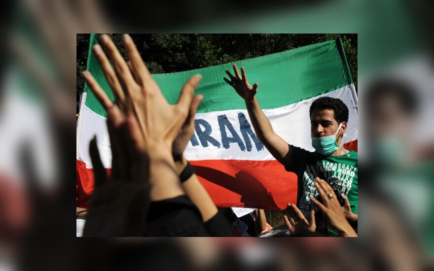 Irane uždrausti ryšiai su 60 organizacijų, įskaitant BBC ir žmogaus teisių gynimo organizaciją