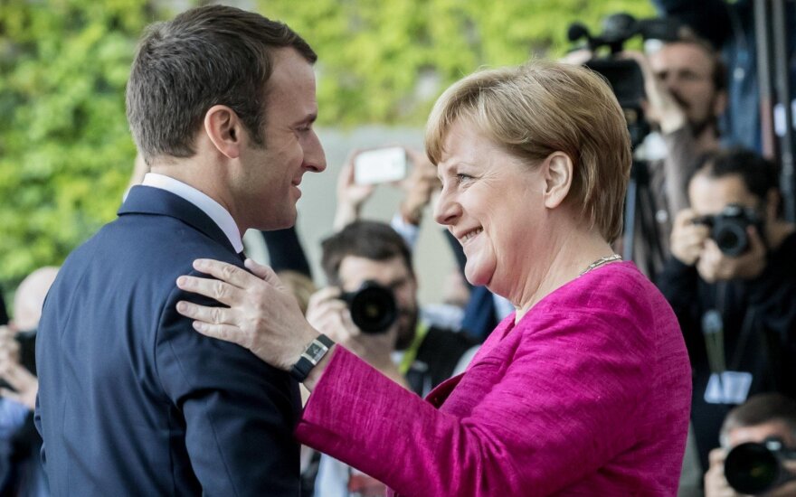 Prancūzija ir Vokietija demonstruoja bendras ambicijas rengdamos bendrą ministrų kabineto posėdį