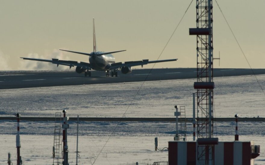 Varšuvos oro uoste avariniu būdu leidosi rusų lėktuvas
