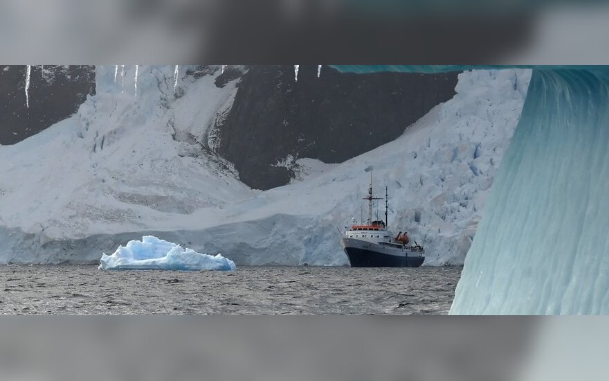 Arktyje – nauji rekordai šilumos, o Antarktidoje – ledo