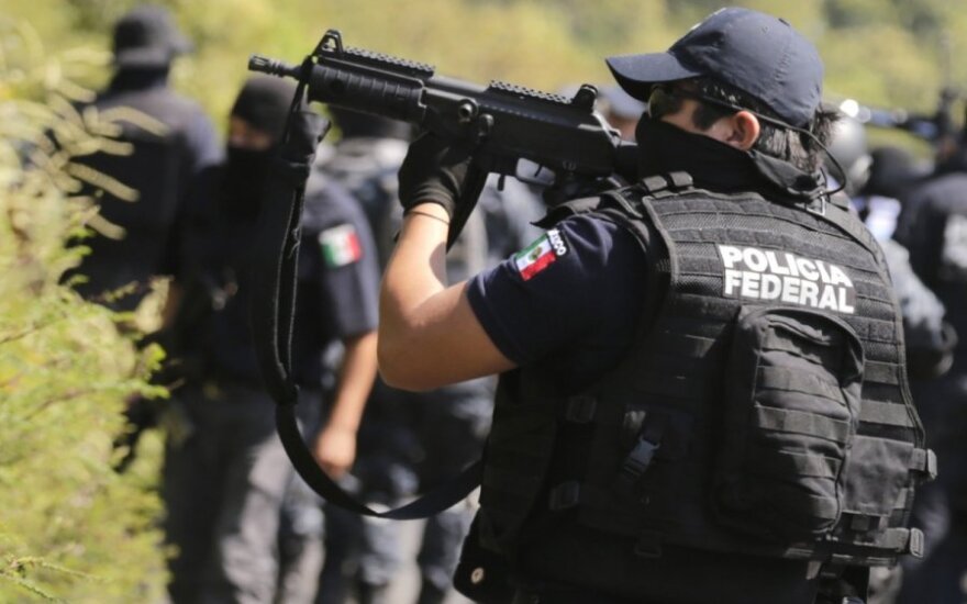 Meksikoje įtariami vienos nusikaltėlių gaujos nariai prisipažino nužudę 43 dingusius studentus