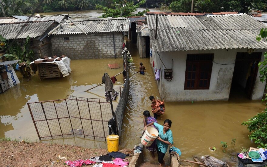 Šri Lankoje potvynių ir nuošliaužų aukų skaičius viršijo 200