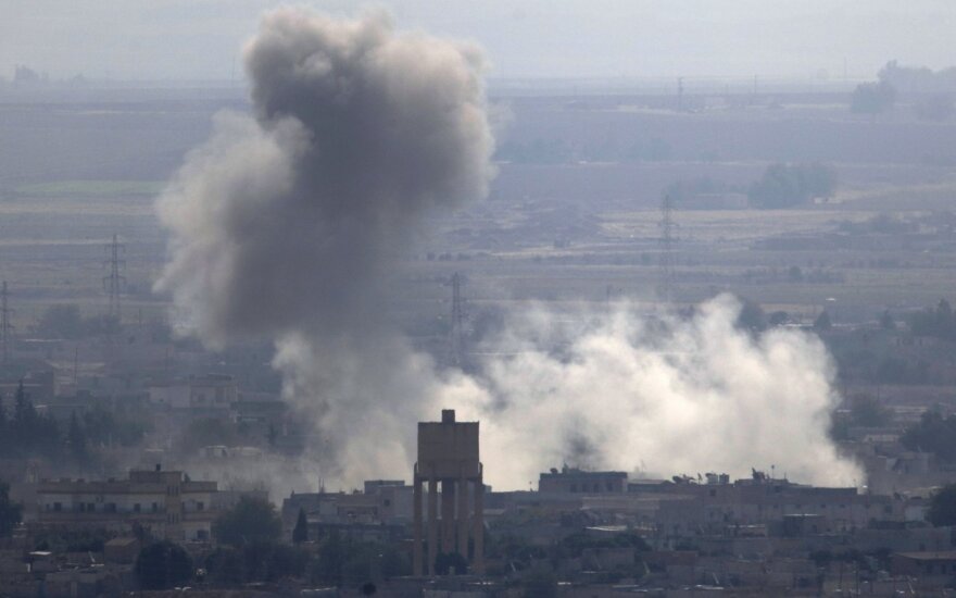 Sirijoje prie Turkijos ir Rusijos pajėgų patrulio sprogus bombai sužeisti keli kariai