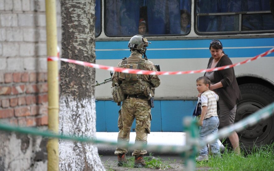 Rytų Ukrainoje žuvo du vyriausybės pajėgų kariai ir kariuomenės medikas