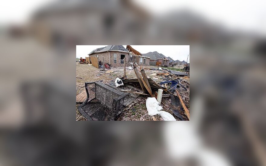 Tornado nusiaubti namai JAV Oklahomos valstijoje