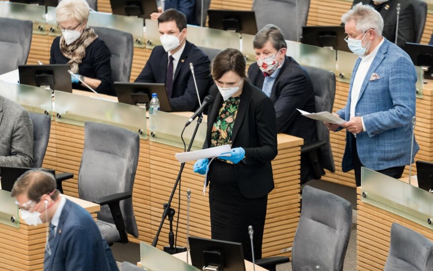 Seimo opozicija rengia nenumatytą parlamento posėdį, valdantieji žada jame nedalyvauti