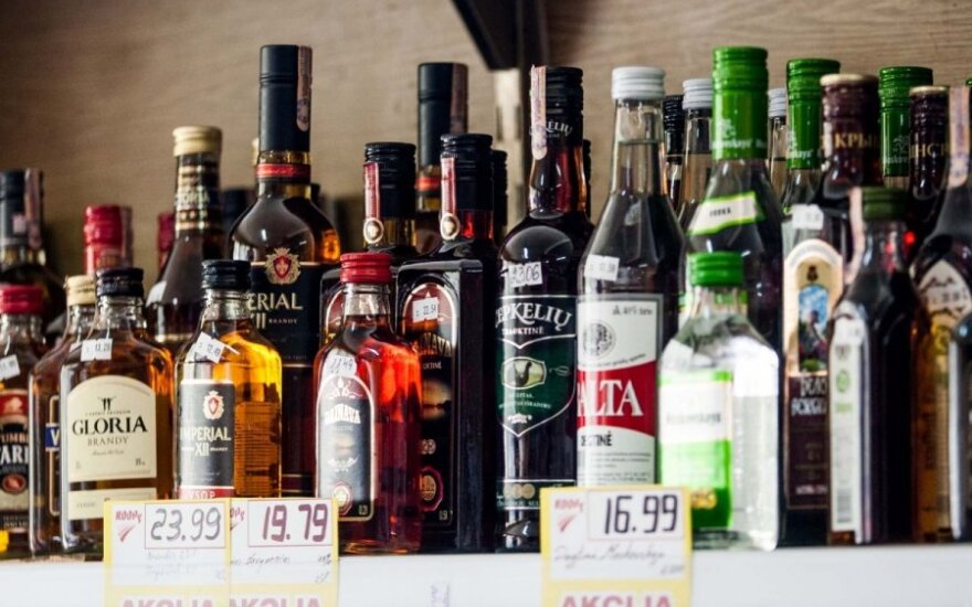 Ar verta kopijuoti alkoholio kainas iš skandinavų?