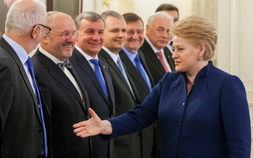 Politologas: priežastis, kodėl D. Grybauskaitė mojuoja „juoduoju sąrašu“