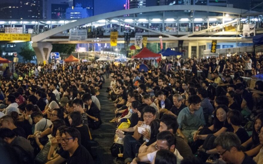 Honkongo vadovas ištiesė alyvos šakelę protestuotojams