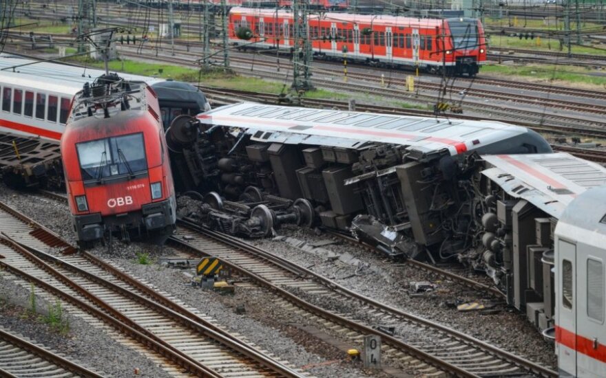 Traukinių kaktomuša Vokietijoje: dešimtys sužeistų
