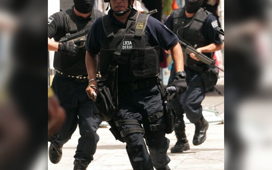 Meksikos policija rado 12 nukankintų asmenų kūnus