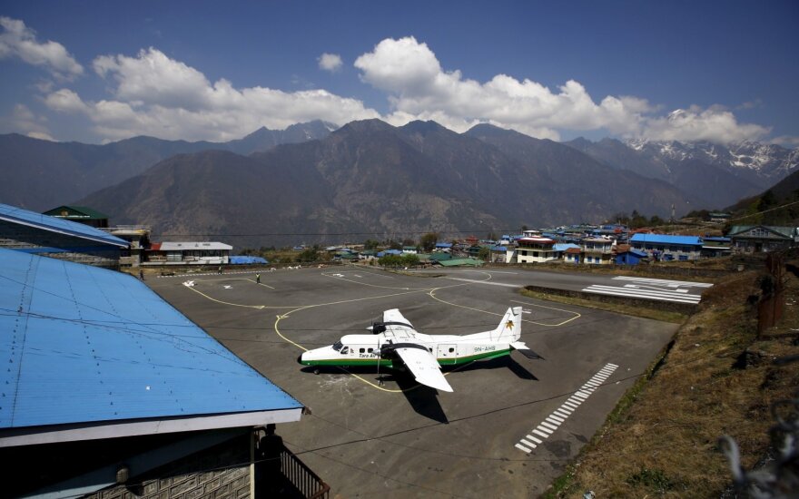 Nepalo tarptautinis oro uostas trumpam uždarytas dėl pastebėto leopardo