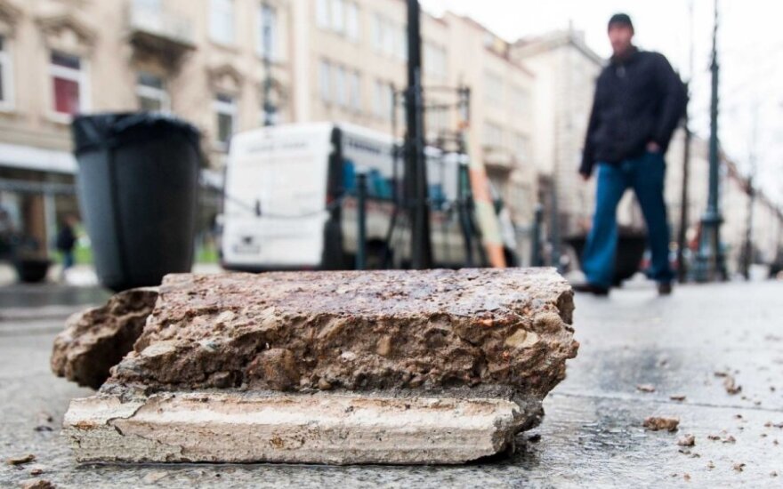 Vilniaus Gedimino prospekte lijo betono luitais