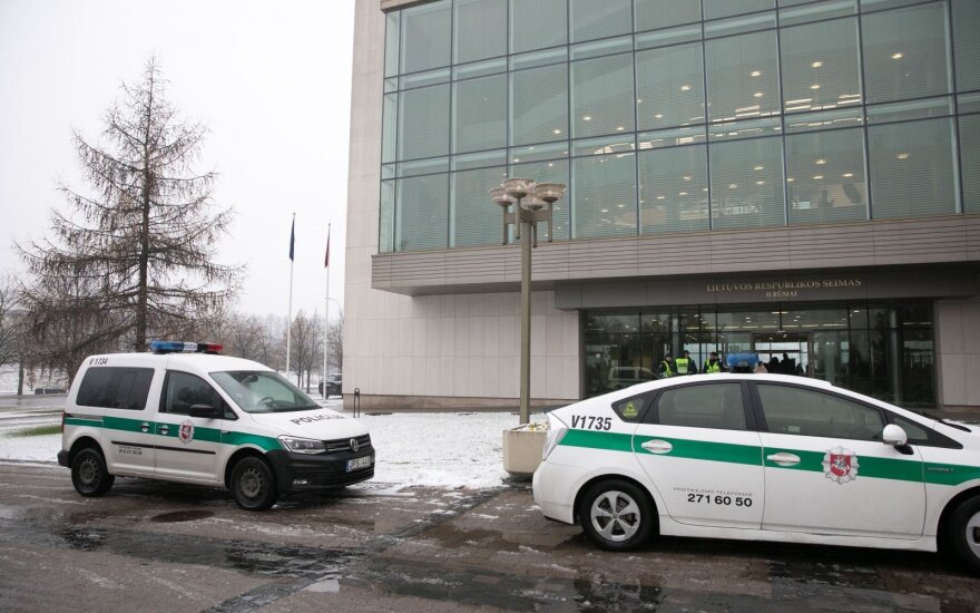 Policijai paskambinęs vyras pranešė apie užminuotą Seimą