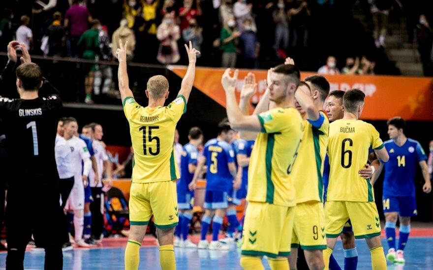 Pagerbti Lietuvai pasaulio čempionate atstovavę salės futbolo rinktinės nariai