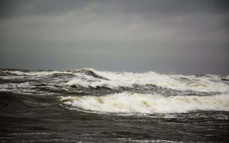 Baltijos jūroje aptiktas didžiulis nežinomos medžiagos išsiliejimas