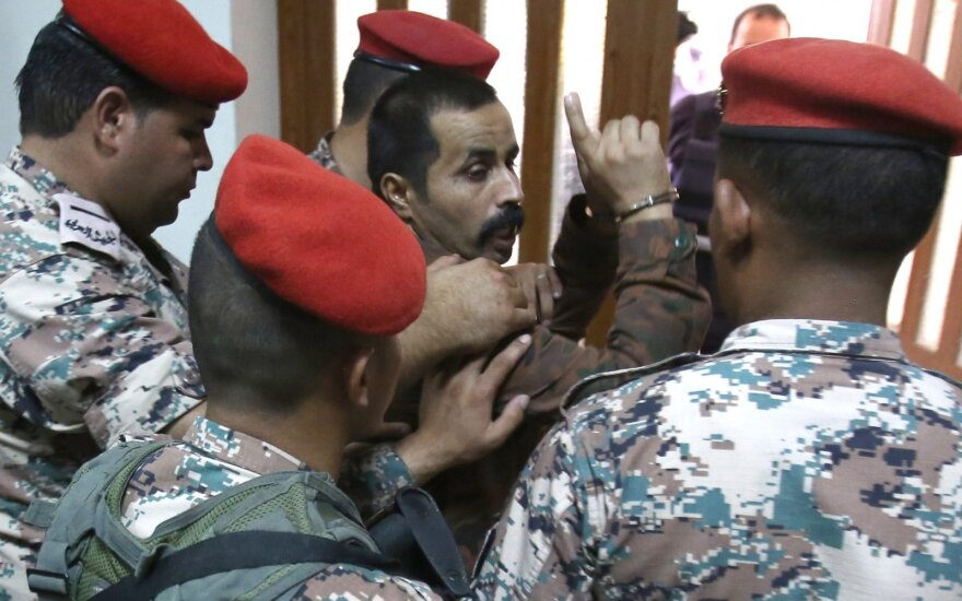 Jordanijos karys nuteistas kalėti iki gyvos galvos už JAV karo instruktorių nužudymą