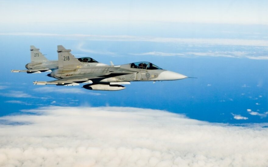 Švedijos karinių oro pajėgų naikintuvai JAS-39 Gripen