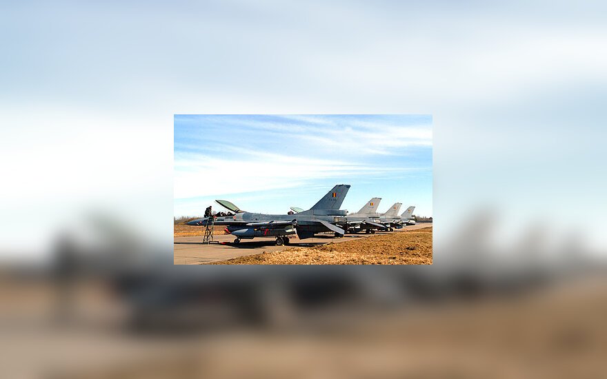 NATO naikintuvai "F-16"